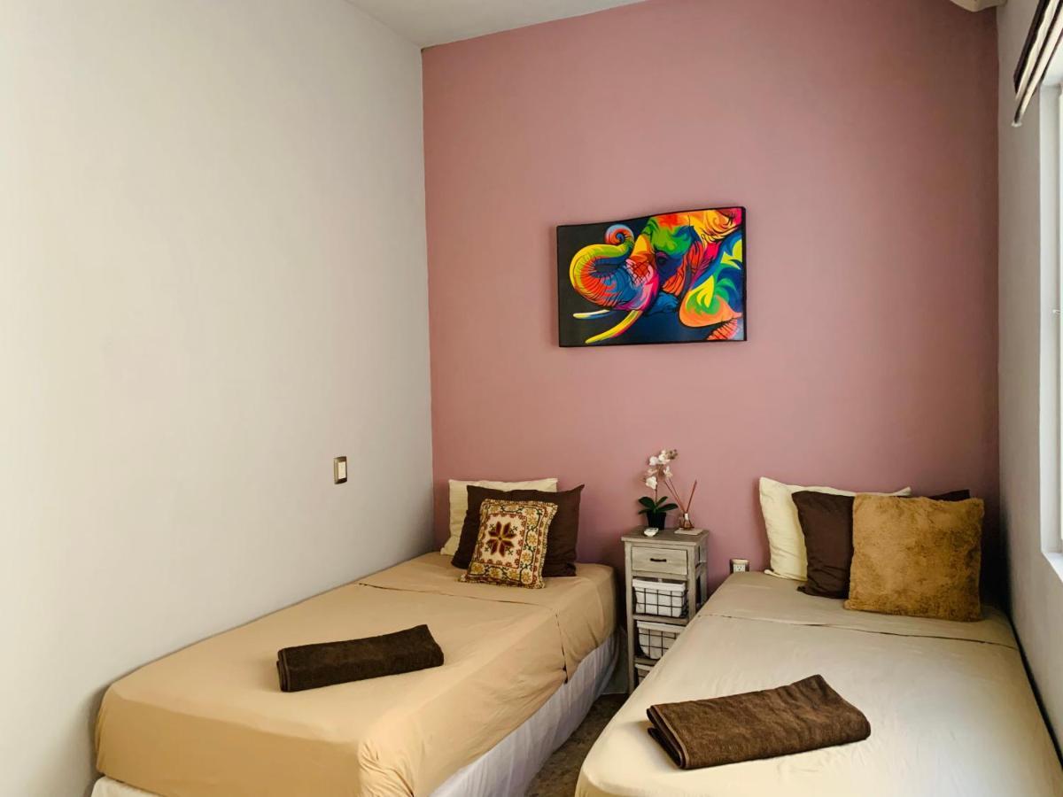 Апартаменти Franks House "Shared House" Канкун Екстер'єр фото