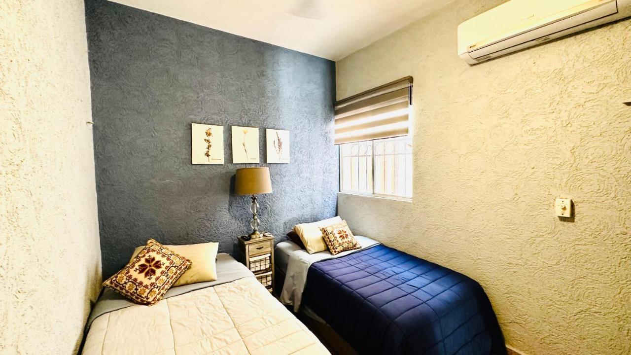 Апартаменти Franks House "Shared House" Канкун Екстер'єр фото